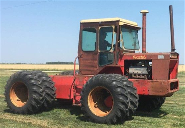 Versatile D118, D145, G125 4-Wheel Drive Tractors Operator's Manual