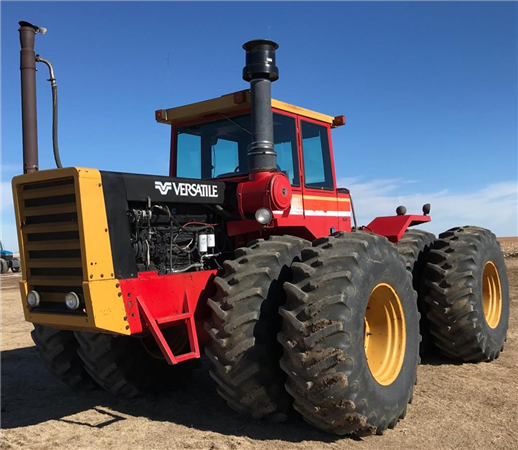 Versatile 945, 975 Four-Wheel Drive Tractors Operator's Manual (Model Year: 1983)